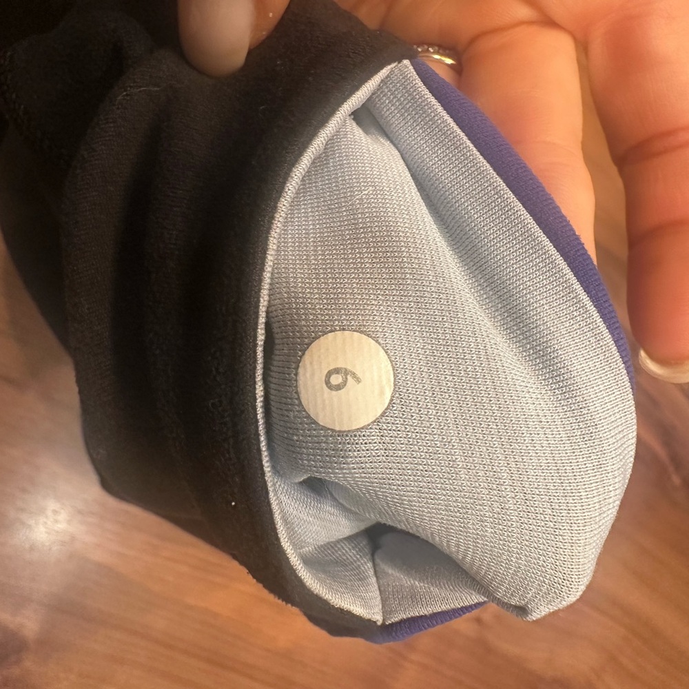 Lululemon wunder under reversible crop (bruised berry/black) - Picture 6 of 7